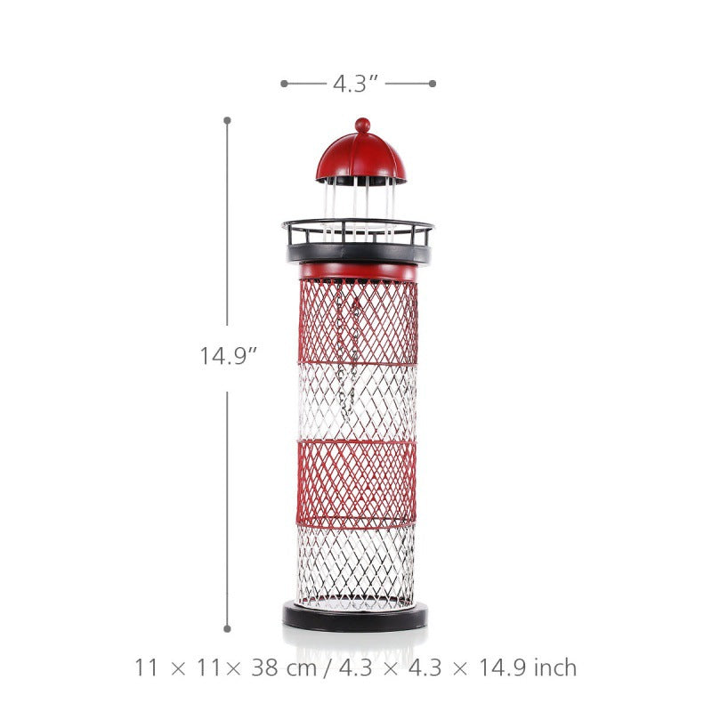 Detailansicht des maritimen Leuchtturm-Weinhalters aus Metall
